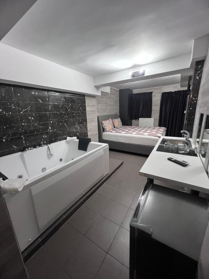 Jacuzzi Suites 2 Салоніки Екстер'єр фото