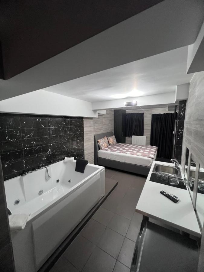 Jacuzzi Suites 2 Салоніки Екстер'єр фото